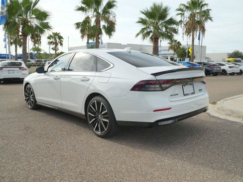 Used 2025 Honda Accord Touring image 9