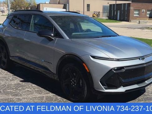 Certified 2024 Chevrolet Equinox EV RS image 2