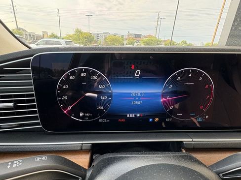 Used 2024 Mercedes-Benz GLE 350 4MATIC image 11