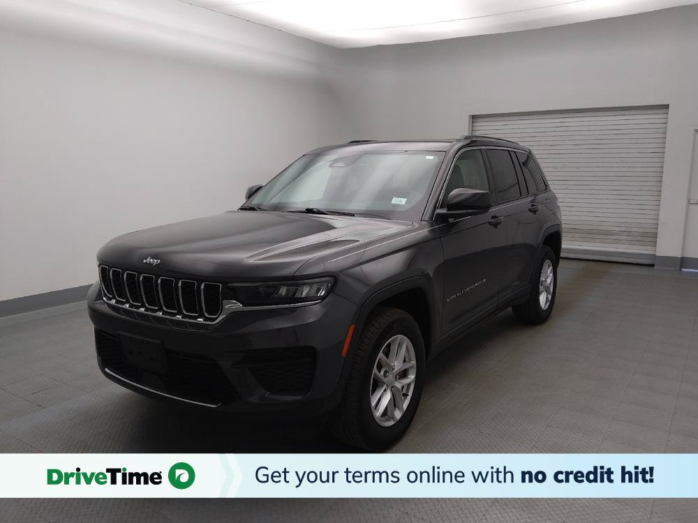 Used 2023 Jeep Grand Cherokee Laredo w/ Luxury Tech Group I AWD/4WD image 1