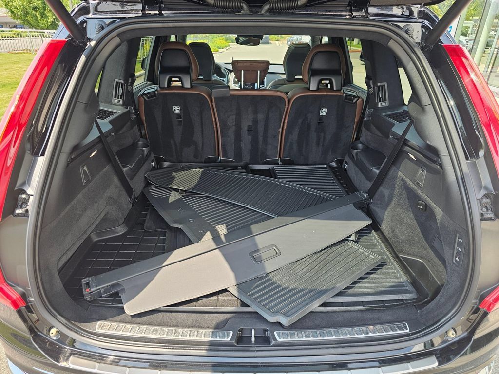 Used 2022 Volvo XC90 T8 Inscription AWD/4WD image 14
