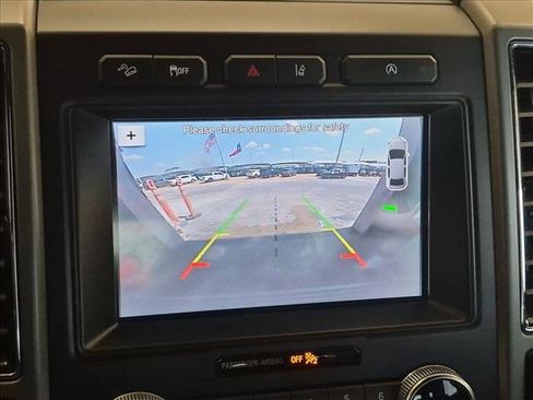 Used 2019 Ford Expedition XLT w/ Equipment Group 202A AWD/4WD image 11