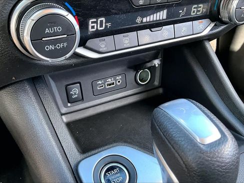 Certified 2024 Nissan Sentra SV w/ All-Weather Package FWD image 32
