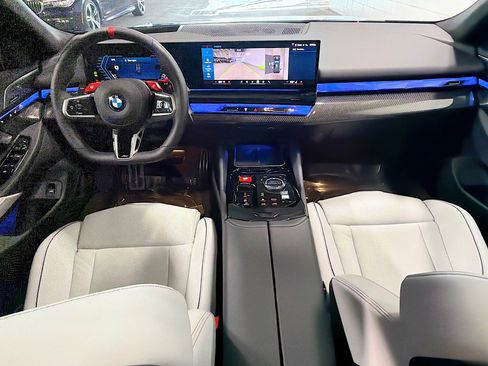 Used 2026 BMW M5 Touring w/ M Driver's Package image 16