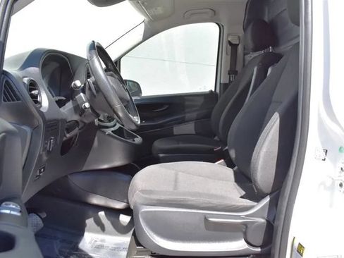 Used 2020 Mercedes-Benz Metris image 12