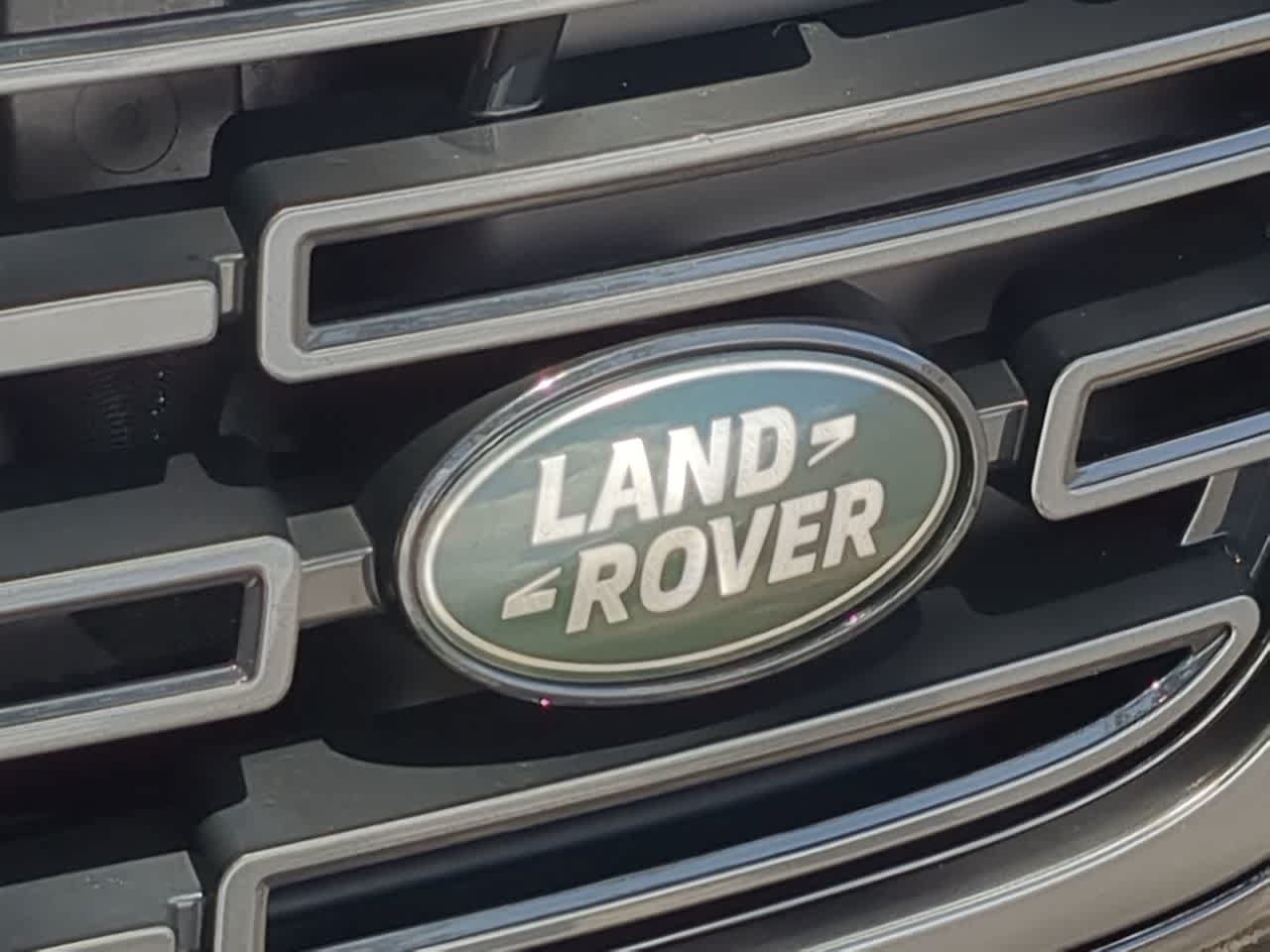 Certified 2026 Land Rover Range Rover Velar Dynamic SE AWD/4WD image 12