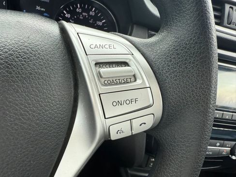 Used 2014 Nissan Rogue SV AWD/4WD image 11