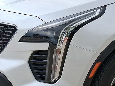 Used 2021 Cadillac XT4 Luxury w/ Driver Awareness Package image 8