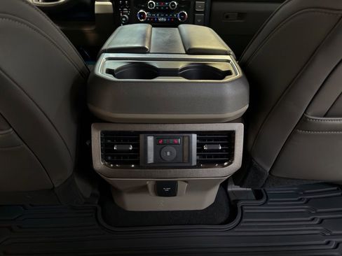 Used 2025 Ford F250 Platinum w/ Platinum Plus Package AWD/4WD image 16