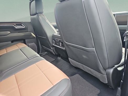 Used 2025 Chevrolet Silverado 2500 High Country w/ Technology Package image 32