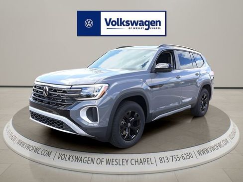 New 2026 Volkswagen Atlas Peak Edition AWD/4WD image 3