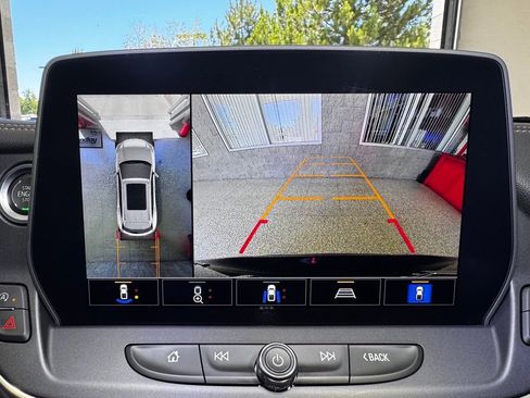 Used 2025 Chevrolet Blazer LT w/ Sound & Technology Package FWD image 30