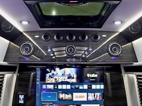 Used 2024 Mercedes-Benz Sprinter 3500 image 38