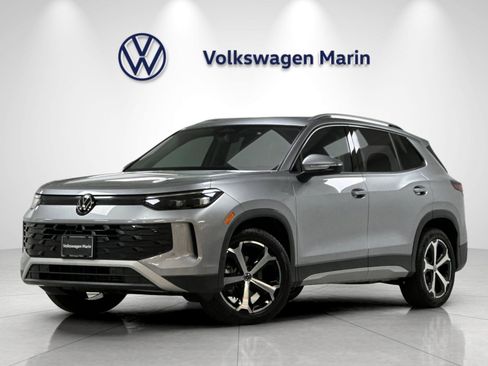 New 2026 Volkswagen Tiguan SE FWD image 1
