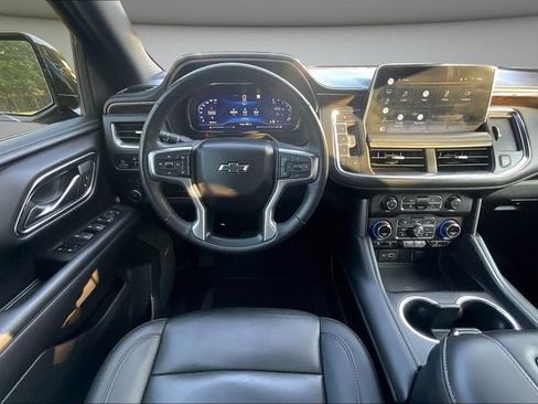 Used 2022 Chevrolet Tahoe Z71 w/ Luxury Package AWD/4WD image 10
