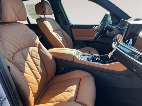 New 2026 BMW X5 xDrive50e image 15