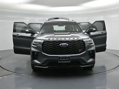 Used 2025 Ford Explorer ST w/ Sun And Sound Package AWD/4WD image 36