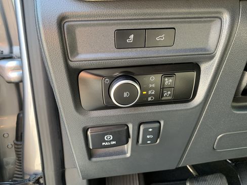 Used 2024 Ford Expedition Limited AWD/4WD image 18