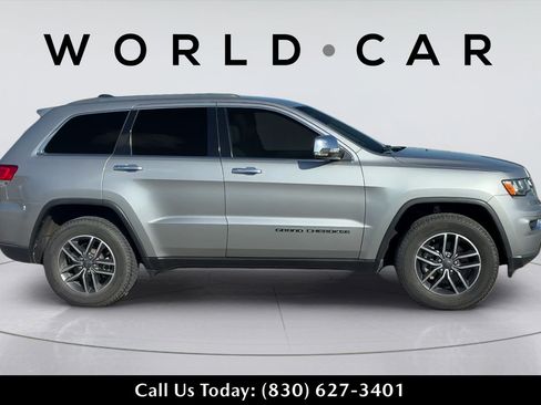 Used 2020 Jeep Grand Cherokee Limited w/ Trailer Tow Group IV RWD image 9