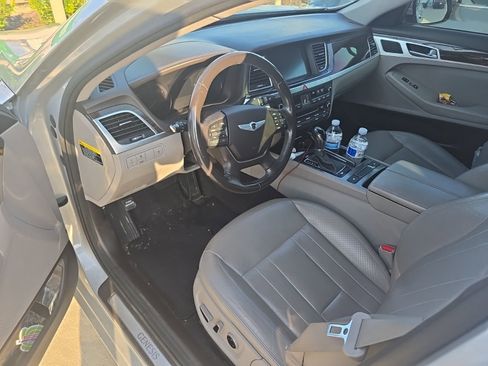 Used 2016 Hyundai Genesis 3.8 image 7
