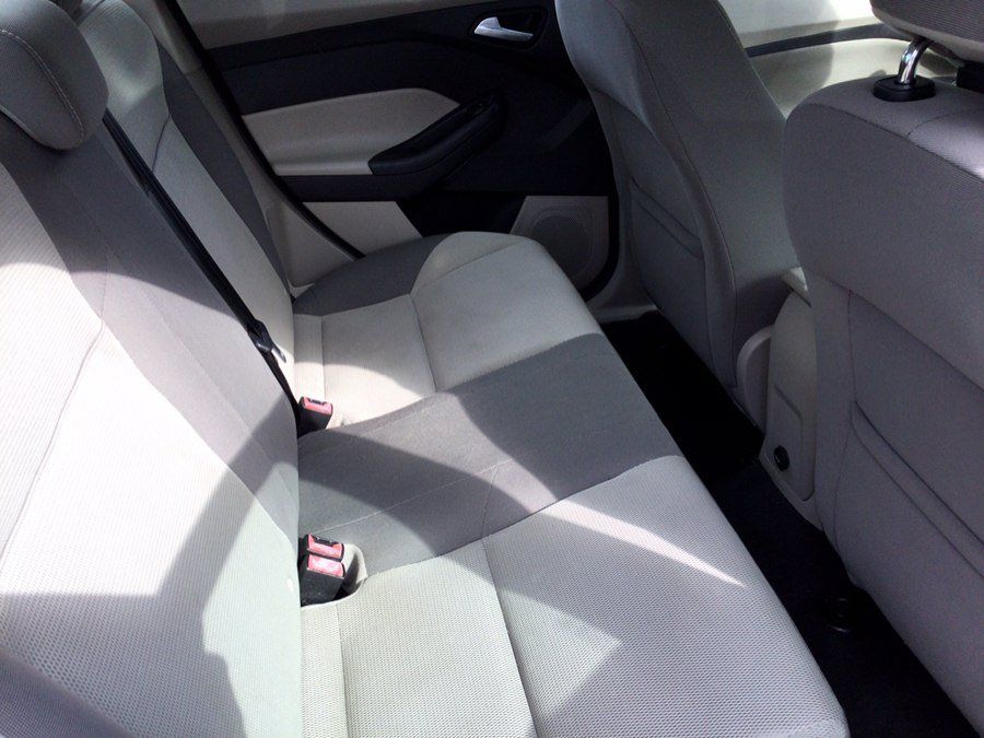 Used 2014 Ford Focus SE FWD image 21