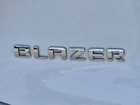 Used 2022 Chevrolet Blazer LT FWD image 15