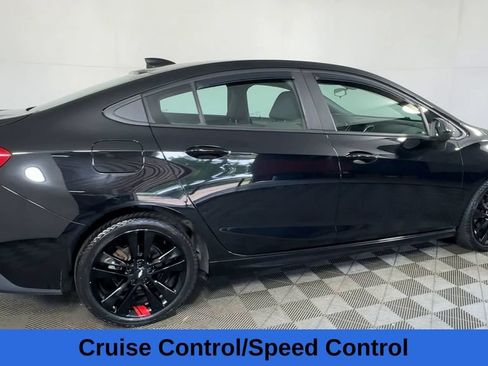 Used 2017 Chevrolet Cruze LT w/ Sun And Sound Package FWD image 12