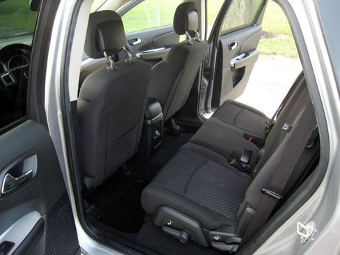 Used 2018 Dodge Journey SE FWD image 26