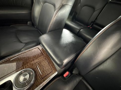 Used 2018 Nissan Armada Platinum w/ Interior Lighting Package RWD image 31