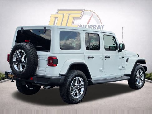 Used 2018 Jeep Wrangler Unlimited Sahara AWD/4WD image 5