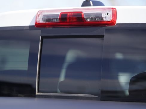 Used 2024 Chevrolet Colorado Z71 w/ Safety Package image 46