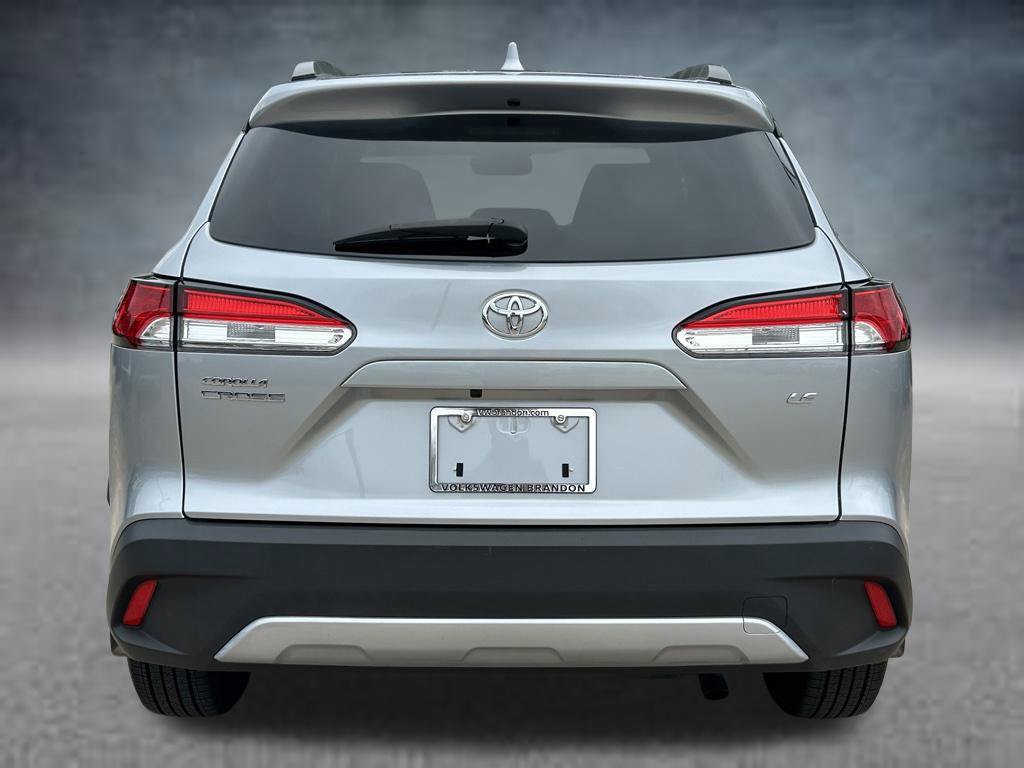 Used 2024 Toyota Corolla Cross LE w/ Moonroof Package FWD image 5