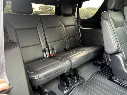 Used 2023 GMC Yukon Denali w/ Denali Reserve Package image 33