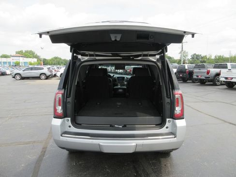 Used 2018 GMC Yukon Denali w/ Denali Ultimate Package AWD/4WD image 8