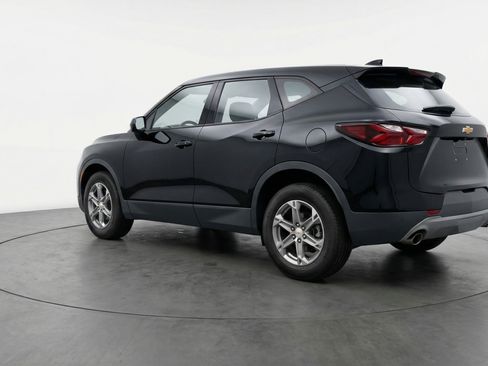 Used 2025 Chevrolet Blazer LT FWD image 6