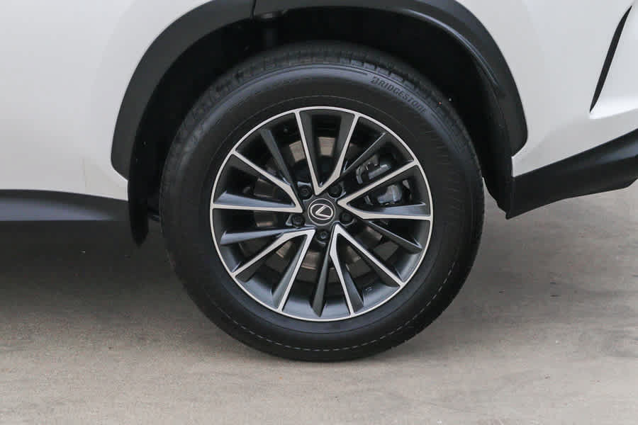Used 2024 Lexus NX 350h AWD w/ Vision Package image 12