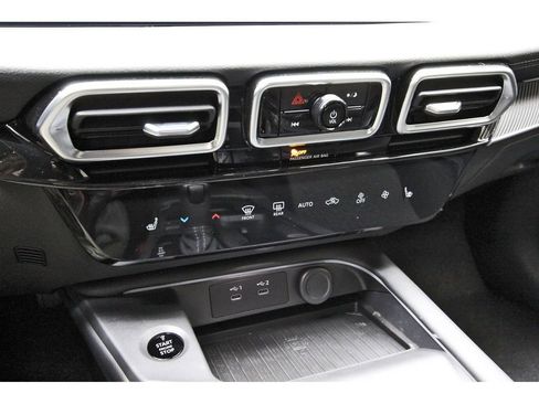 New 2026 Nissan Sentra SV w/ SV Convenience Package image 23