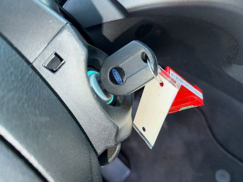 Used 2017 Ford Escape SE image 29