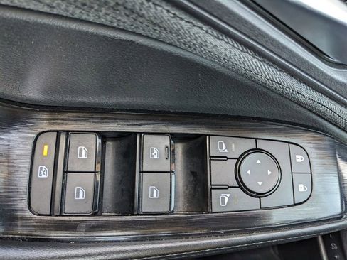 Used 2023 Nissan Rogue SV image 51