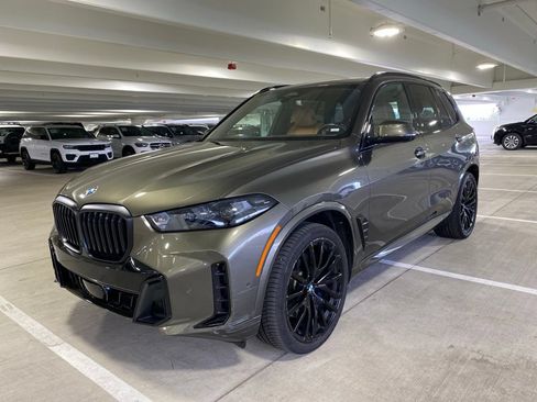 Used 2024 BMW X5 xDrive40i w/ M Sport Package AWD/4WD image 1