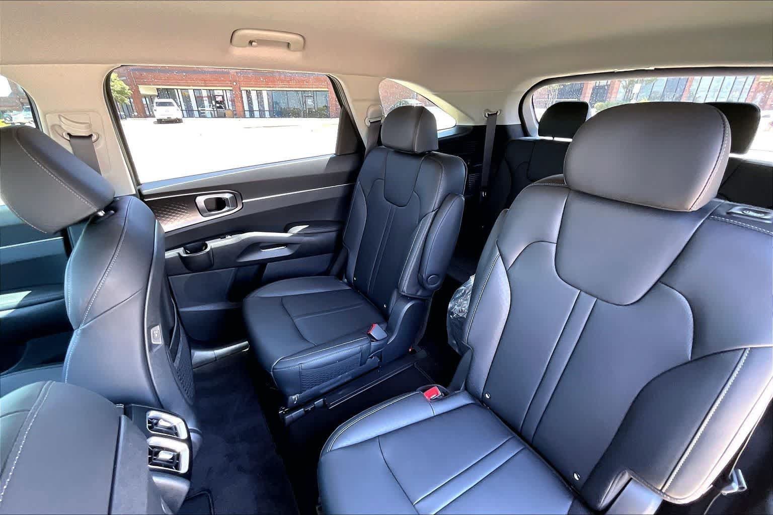 Certified 2025 Kia Sorento EX AWD/4WD image 28