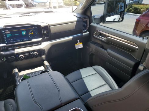 Used 2024 Chevrolet Silverado 2500 LTZ w/ LTZ Plus Package AWD/4WD image 15