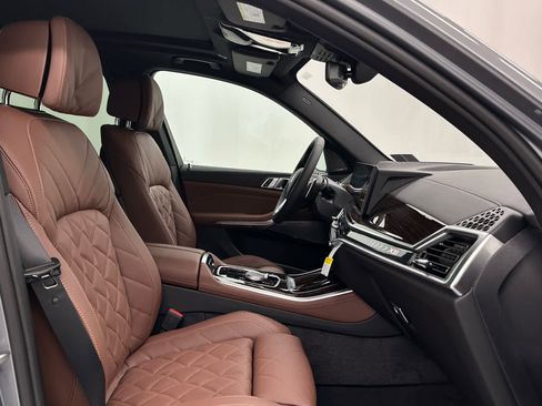 Used 2026 BMW X5 xDrive40i w/ Climate Comfort Package image 18