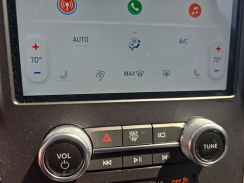 Used 2024 Ford Edge SEL image 20