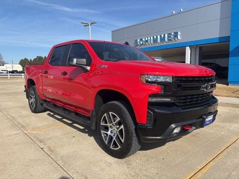 Used 2020 Chevrolet Silverado 1500 LT Trail Boss image 2