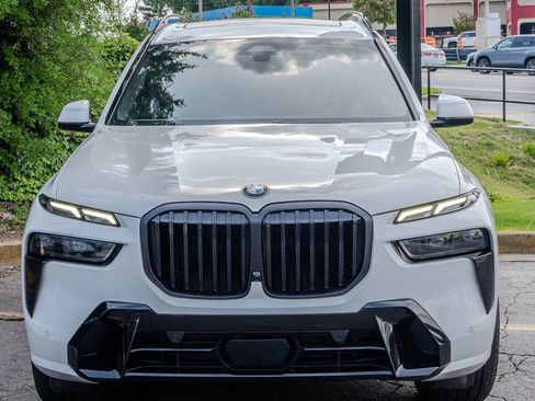 Used 2024 BMW X7 xDrive40i w/ Executive Package AWD/4WD image 2