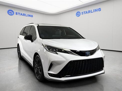 Used 2024 Toyota Sienna XSE image 14