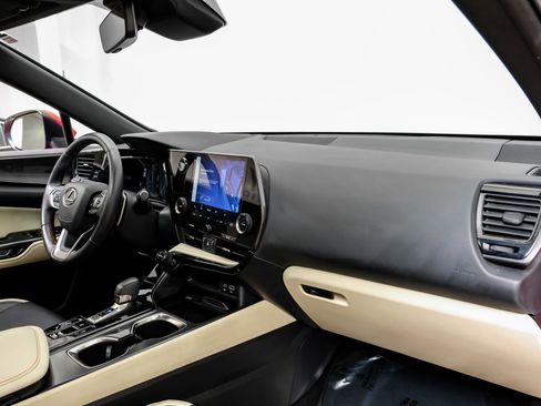 Used 2024 Lexus NX 250 FWD image 17