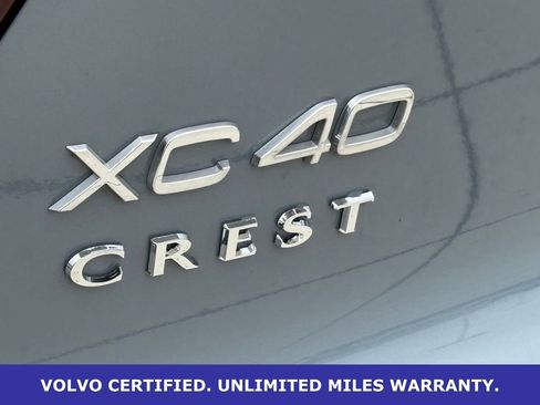 Certified 2023 Volvo XC40 B5 Plus w/ Climate Package AWD/4WD image 10
