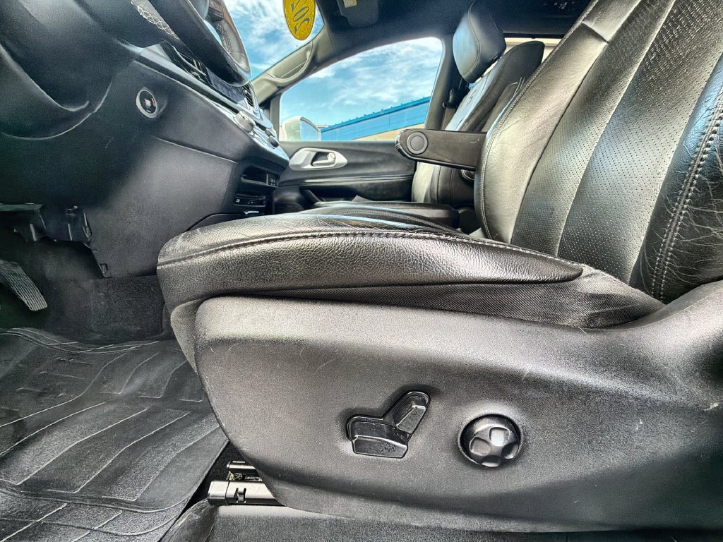 Used 2020 Chrysler Pacifica Touring-L Plus w/ Advanced Safetytec Group FWD image 14